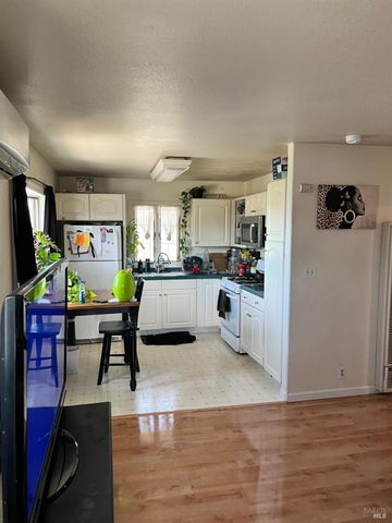 815 Canary Dr, Suisun City, CA 94585