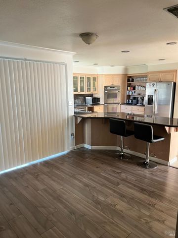 815 Canary Dr, Suisun City, CA 94585