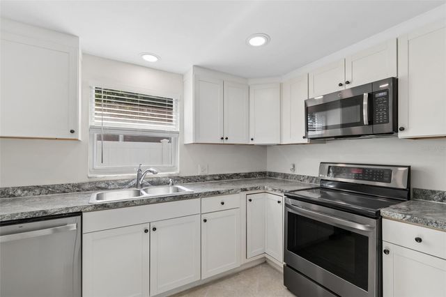 8672 78TH PLACE, Seminole, FL 33777