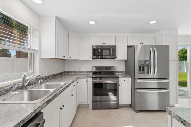 8672 78TH PLACE, Seminole, FL 33777