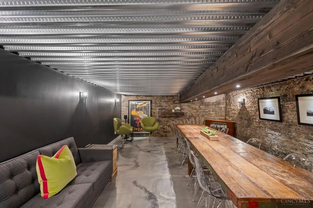 221 Kemp Alley, Cincinnati, OH 45202