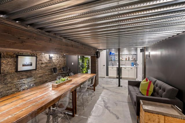 221 Kemp Alley, Cincinnati, OH 45202