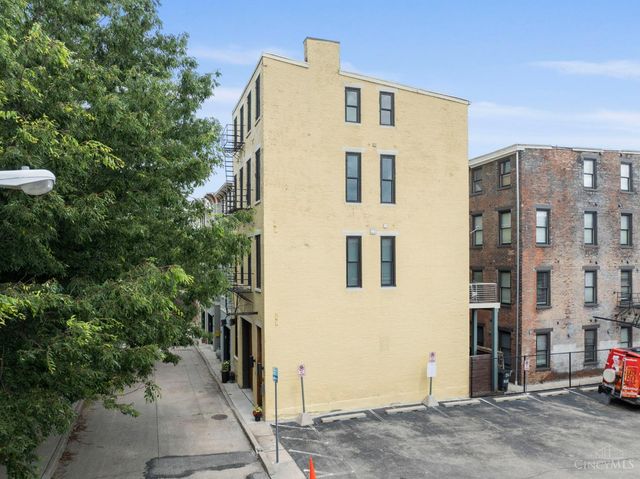 221 Kemp Alley, Cincinnati, OH 45202