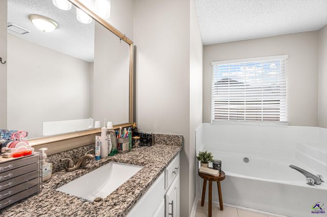 205 Doublegate Drive, Bonaire, GA 31005