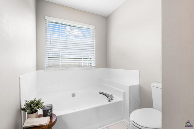 205 Doublegate Drive, Bonaire, GA 31005