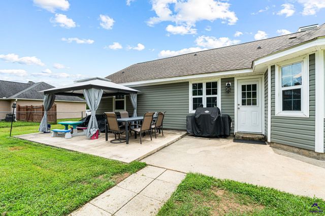 205 Doublegate Drive, Bonaire, GA 31005