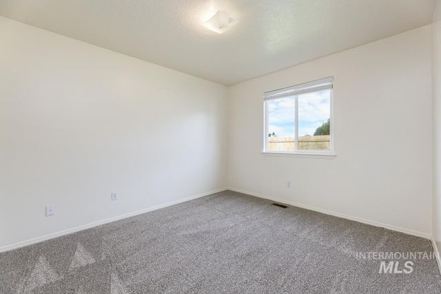 3719 Hickman St, Caldwell, ID 83607