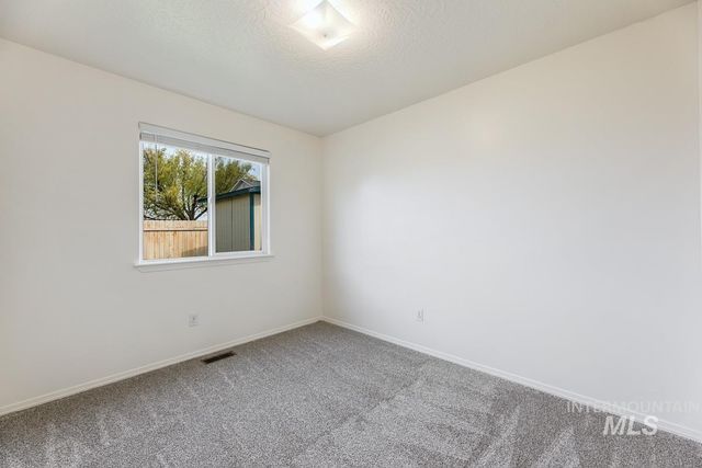 3719 Hickman St, Caldwell, ID 83607