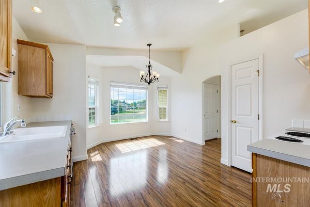 3719 Hickman St, Caldwell, ID 83607