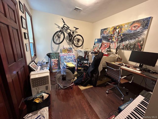 148 Main Street 2W, Port Washington, NY 11050