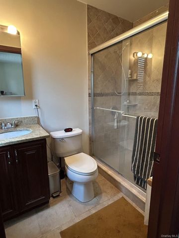148 Main Street 2W, Port Washington, NY 11050