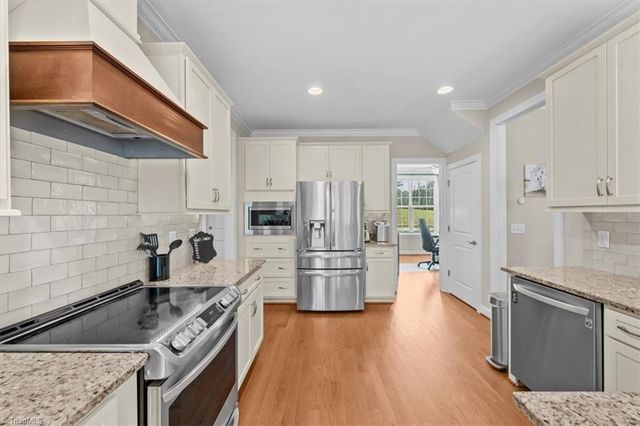 7619 Monty Drive, Kernersville, NC 27284