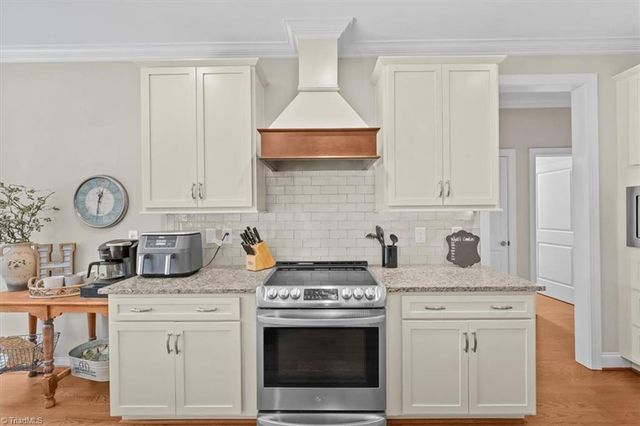 7619 Monty Drive, Kernersville, NC 27284