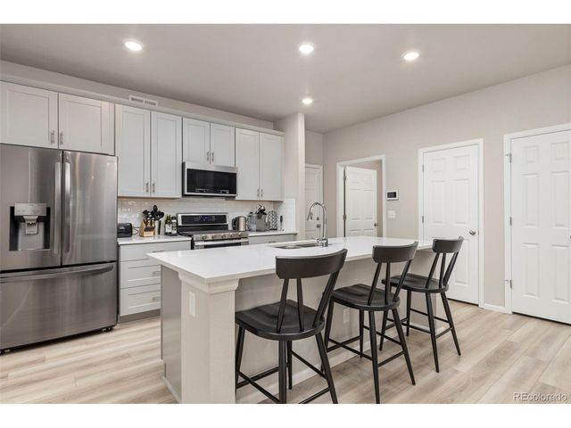 6078 N Lisbon St, Aurora, CO 80019