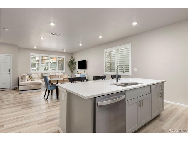 6078 N Lisbon St, Aurora, CO 80019