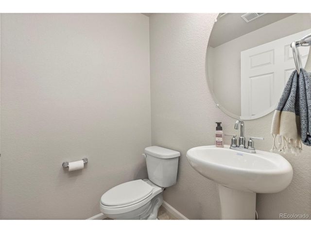 6078 N Lisbon St, Aurora, CO 80019