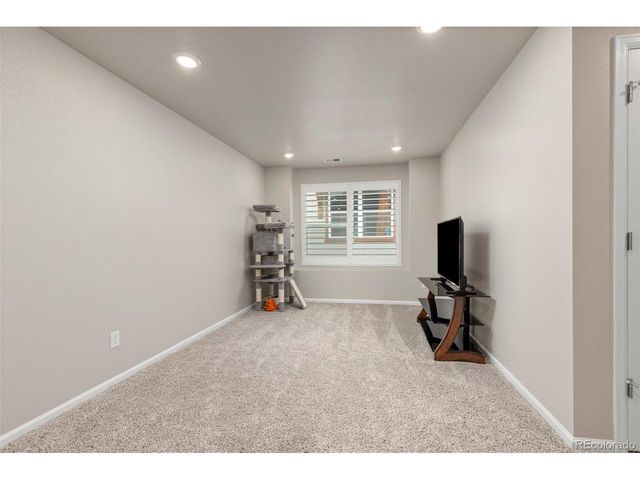 6078 N Lisbon St, Aurora, CO 80019