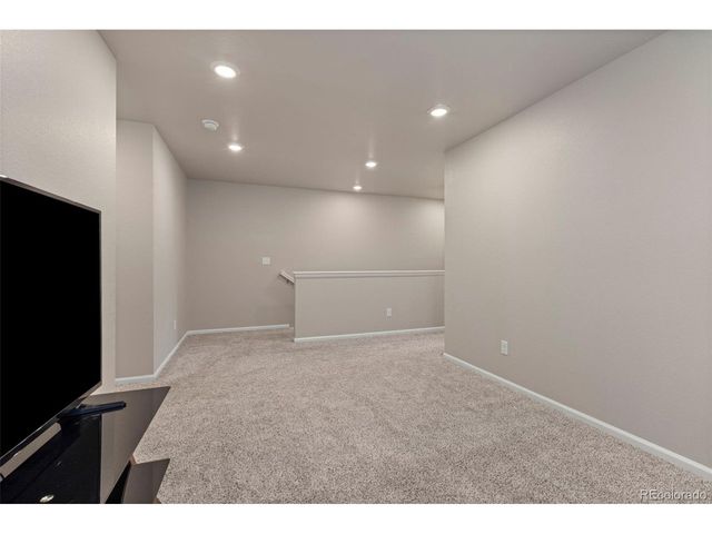 6078 N Lisbon St, Aurora, CO 80019