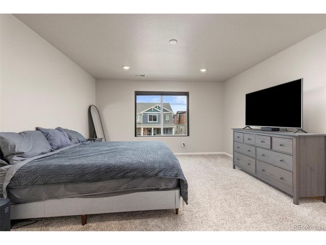 6078 N Lisbon St, Aurora, CO 80019