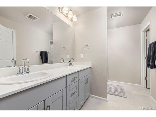 6078 N Lisbon St, Aurora, CO 80019