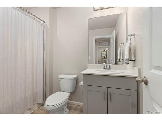 6078 N Lisbon St, Aurora, CO 80019