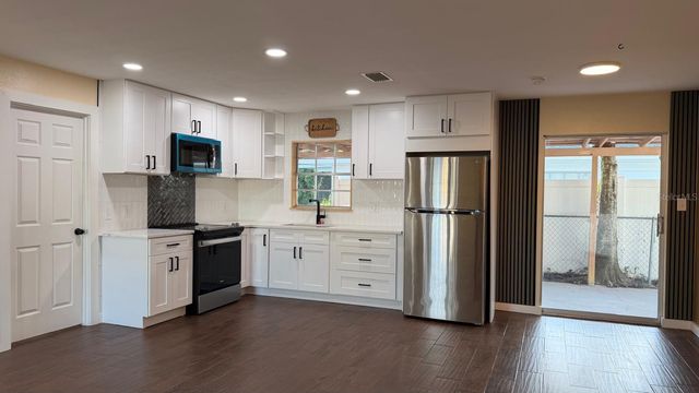 5102 21ST STREET W, Bradenton, FL 34207