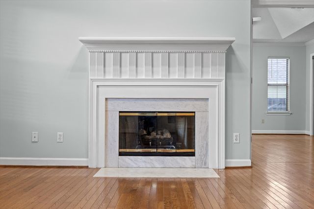 2405 Charleston Square, Chattanooga, TN 37421