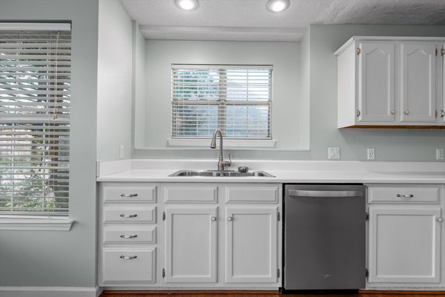 2405 Charleston Square, Chattanooga, TN 37421