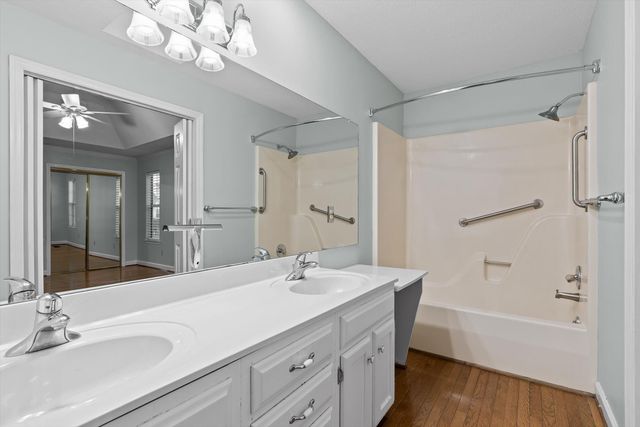 2405 Charleston Square, Chattanooga, TN 37421
