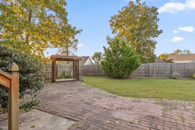 2405 Charleston Square, Chattanooga, TN 37421
