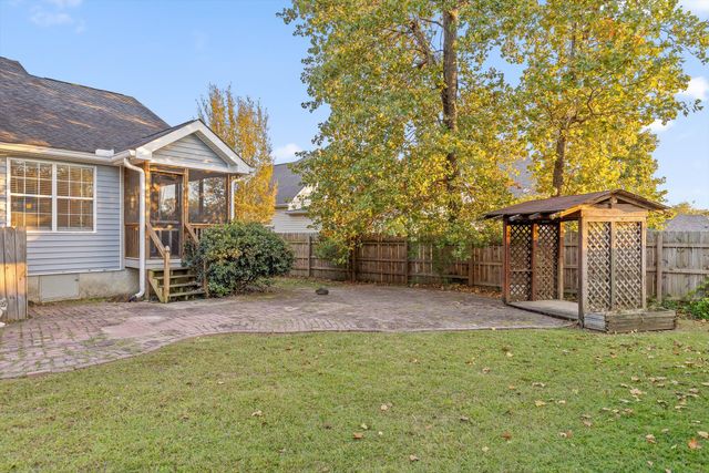 2405 Charleston Square, Chattanooga, TN 37421