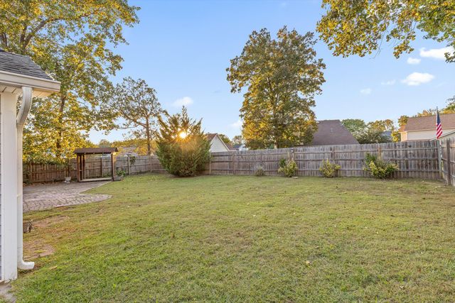 2405 Charleston Square, Chattanooga, TN 37421
