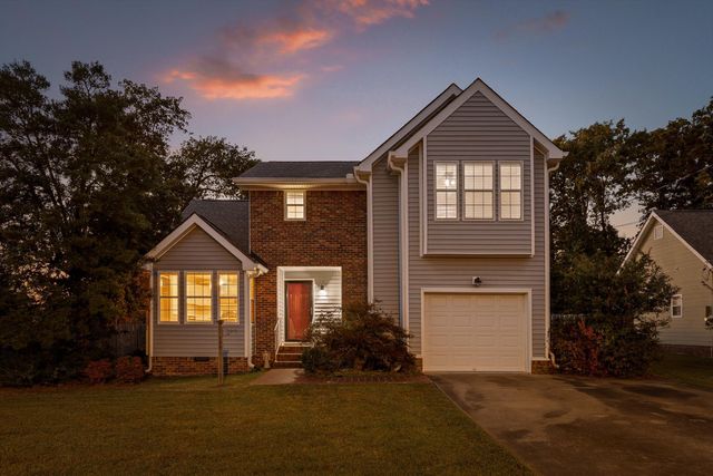 2405 Charleston Square, Chattanooga, TN 37421