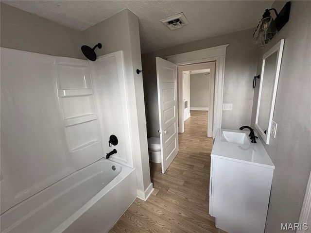 601 Pine, Highland, IL 62249