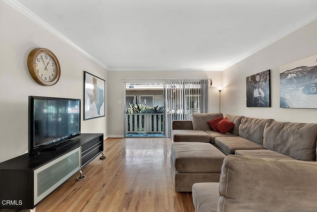 1542 Riverside Drive C, Glendale, CA 91201