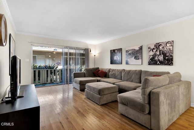 1542 Riverside Drive C, Glendale, CA 91201