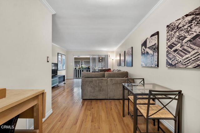 1542 Riverside Drive C, Glendale, CA 91201