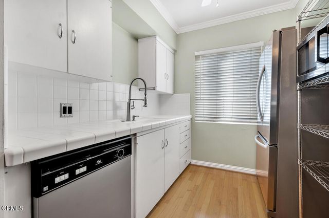 1542 Riverside Drive C, Glendale, CA 91201