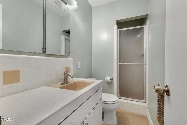 1542 Riverside Drive C, Glendale, CA 91201