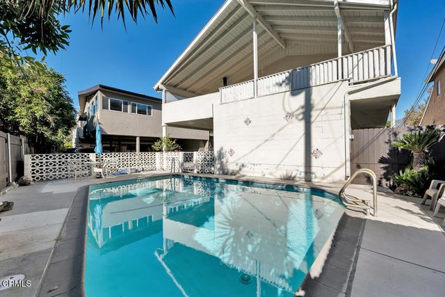 1542 Riverside Drive C, Glendale, CA 91201