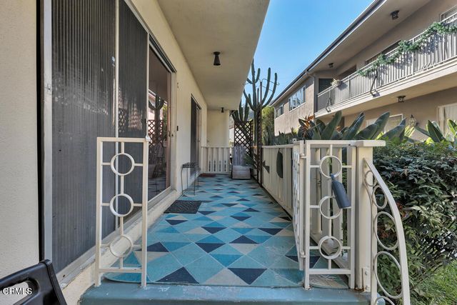 1542 Riverside Drive C, Glendale, CA 91201