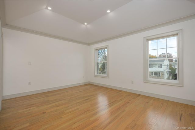 1 Victoria Lane, Yonkers, NY 10701