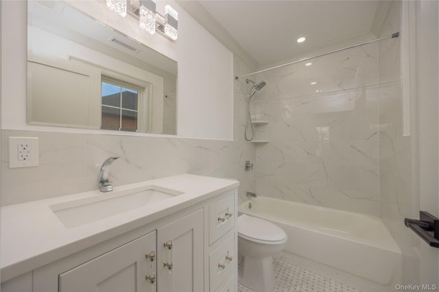 1 Victoria Lane, Yonkers, NY 10701