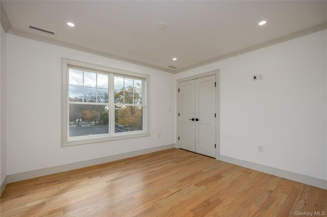 1 Victoria Lane, Yonkers, NY 10701