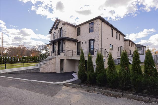 1 Victoria Lane, Yonkers, NY 10701