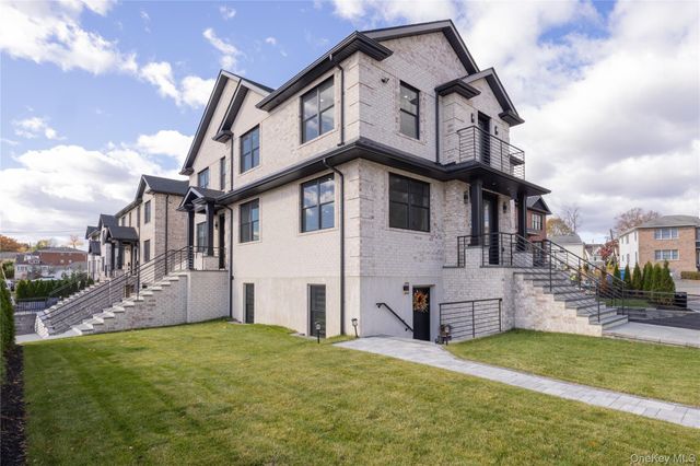 1 Victoria Lane, Yonkers, NY 10701