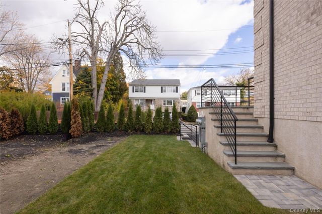 1 Victoria Lane, Yonkers, NY 10701