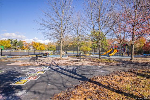 1 Victoria Lane, Yonkers, NY 10701