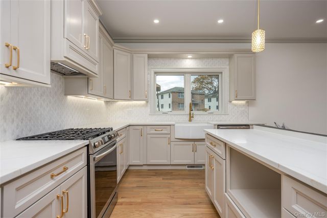 1 Victoria Lane, Yonkers, NY 10701