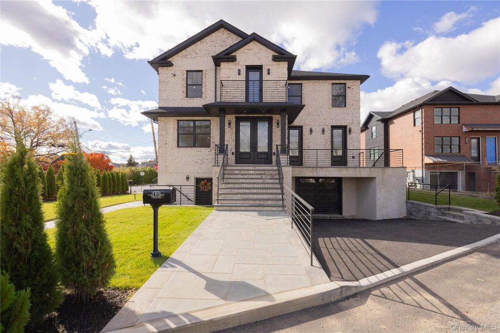 1 Victoria Lane, Yonkers, NY 10701